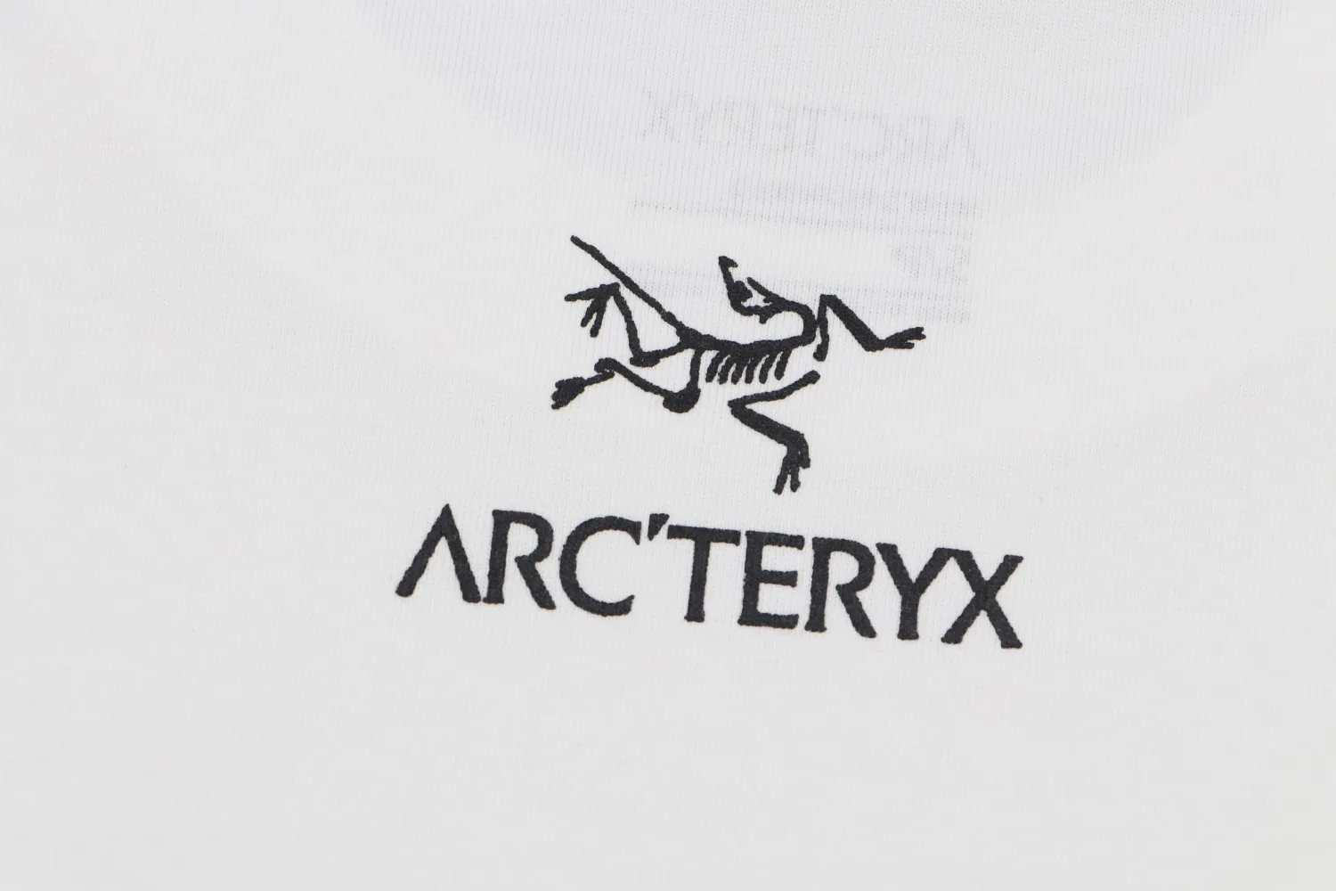 Arc’teryx ARC 23SS T 60 ， g 。 Breathable， ， ， 。 logo ， 。 ， 。 ， ， ， ， 。 Size:XS-L